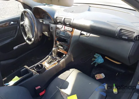 2002 Mercedes-Benz C 320 from USA, damaged, VIN WDBRF64J62F240972